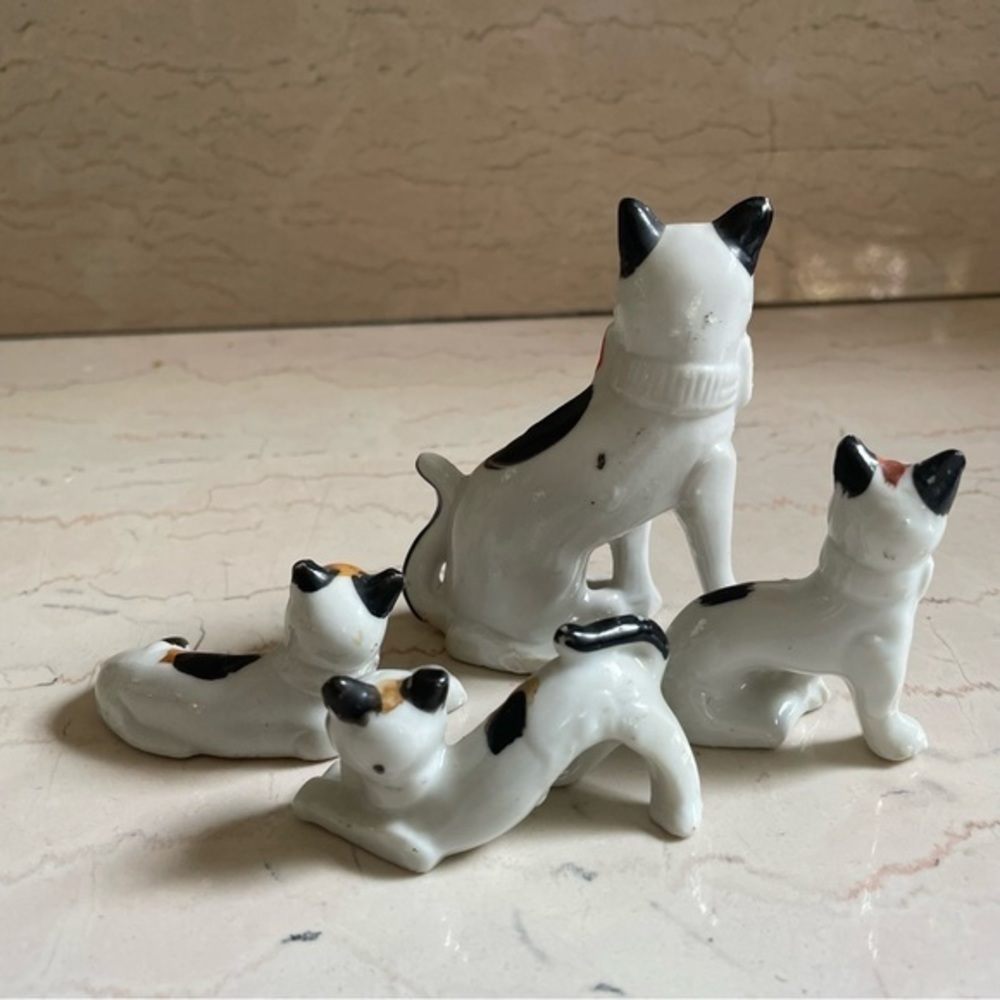 Vintage wide eyed kitschy cat family. Set of 4. - Picture 2 of 5